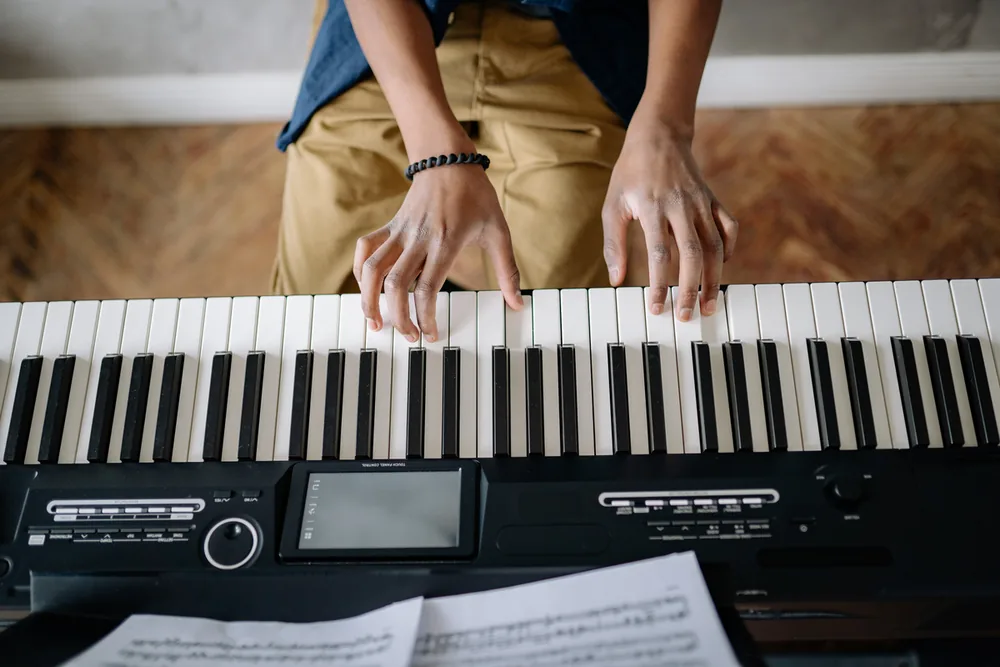 Piano / Keyboard lessons at Sur Chaitanya