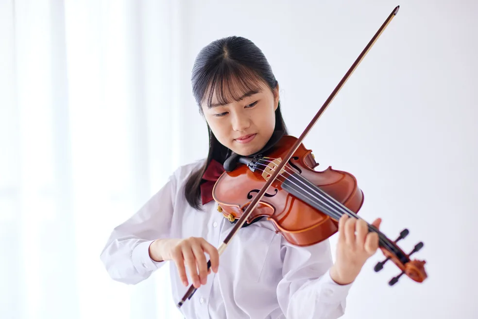 Violin lessons at Sur Chaitanya